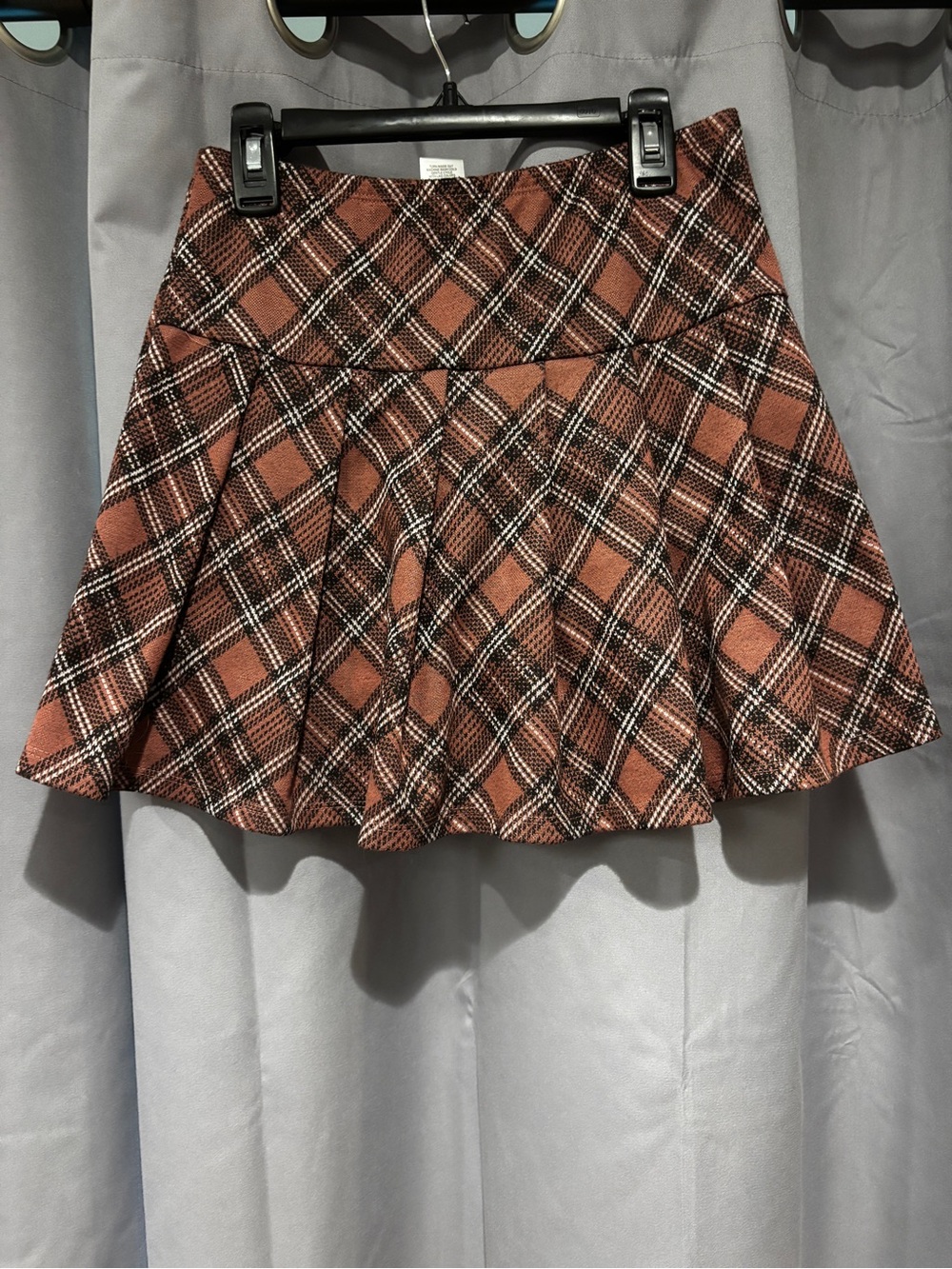 Knitworks plaid front pleated skirt mini